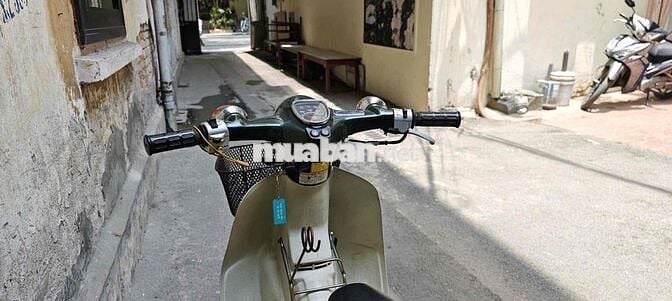 Honda Super Cub 50 Xanh rêu