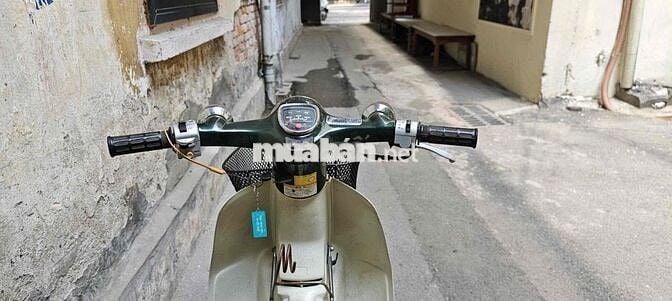 Honda Super Cub 50 Xanh rêu