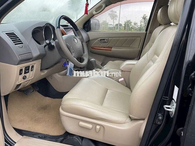 Toyota Fortuner 2010 Xăng Tự động Đen