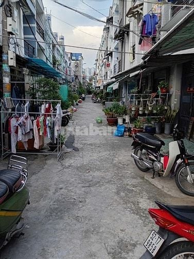 Bán nhà Bình Chánh, đường xe hơi, gần đại học Rmit. DT 4x10m, 1 lầu