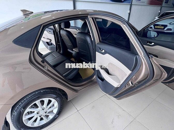 Hyundai Accent 2019, số tự động