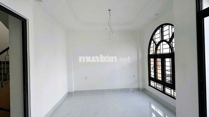 Nhà Trường Thọ, 4PN, thích hợp làm văn phòng, ở ngay, gần Metro