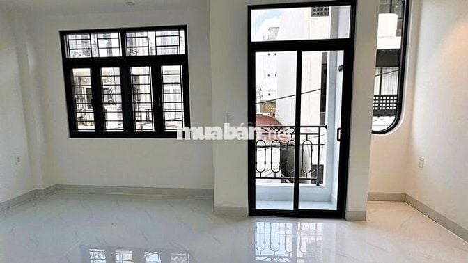 Nhà Trường Thọ, 4PN, thích hợp làm văn phòng, ở ngay, gần Metro