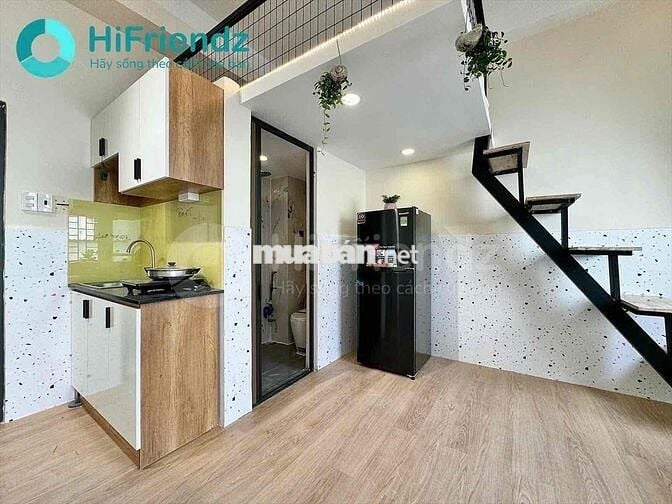 PHÒNG ĐẸP GIÁ RẺ BAN CÔNG THOÁNG, GÁC CAO RỘNG 30m2 GẦN UTH, VLU, Q1