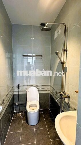 Nhà Trường Thọ, 4PN, thích hợp làm văn phòng, ở ngay, gần Metro