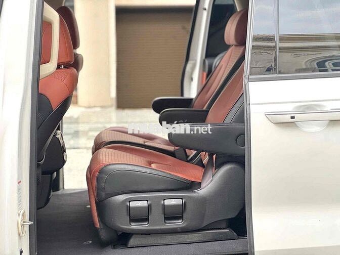 Kia Carnival Signature 2.2D 2022 40.000 km Trắng