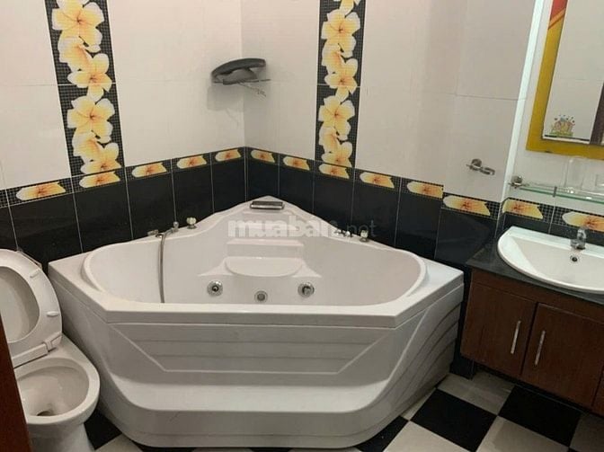 Cho thuê nhà mặt tiền Dương Quảng Hàm, Gò Vấp