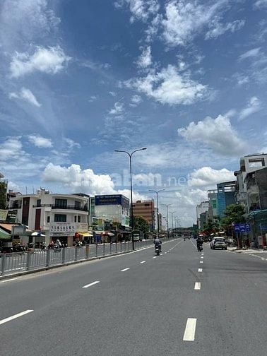Cho thuê nhà mặt tiền Dương Quảng Hàm, Gò Vấp