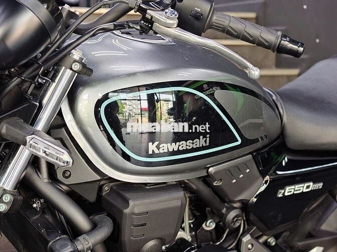 Kawasaki Z650 RS 2023 Xám Titan 3000km