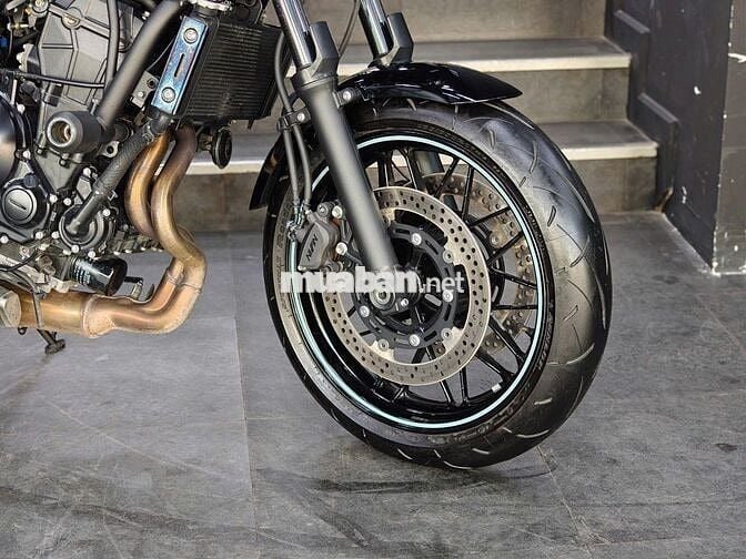 Kawasaki Z650 RS 2023 Xám Titan 3000km