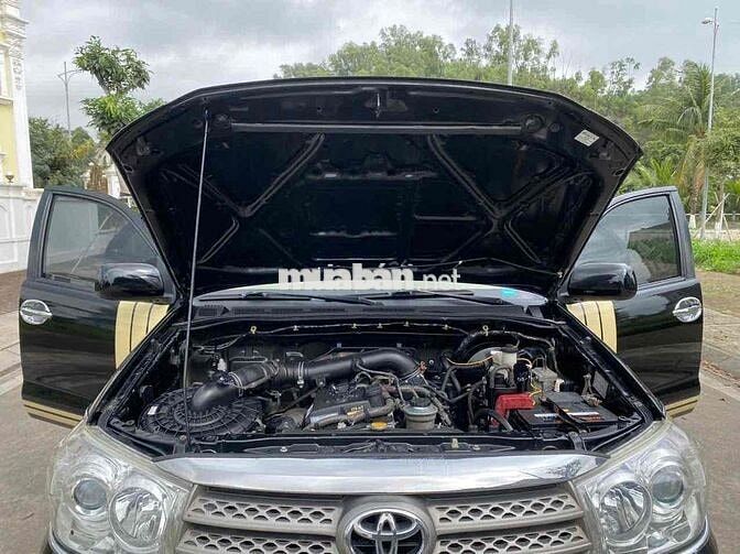 Toyota Fortuner 2009 2 cầu Đen