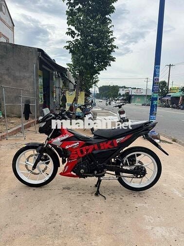 Suzuki Satria Đỏ, Đen Xe côn tay