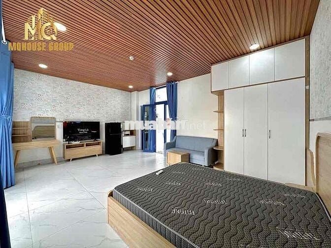 PENTHOUSE NGAY ETOWN CỘNG HOÀ - FULL NỘI THẤT - DT 50m2