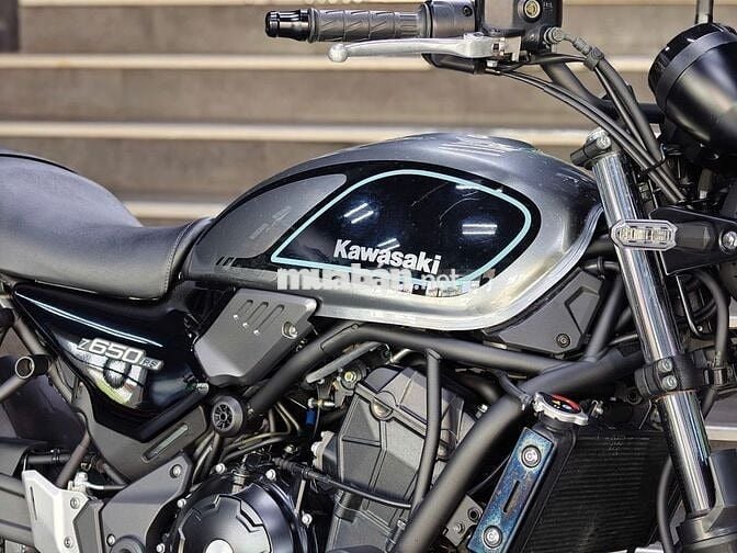 Kawasaki Z650 RS 2023 Xám Titan 3000km