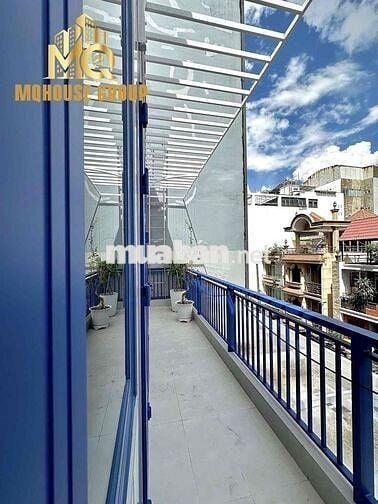 PENTHOUSE NGAY ETOWN CỘNG HOÀ - FULL NỘI THẤT - DT 50m2