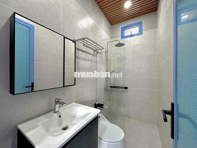 PENTHOUSE NGAY ETOWN CỘNG HOÀ - FULL NỘI THẤT - DT 50m2