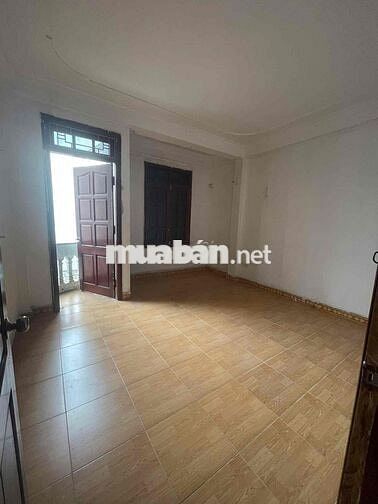 6,5tr. Cho thuê nhà Nguyễn Văn Cừ, 5pn, nội thất cơ bản