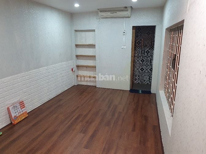 Cho thuê nhà riêng mặt ngõ Hoàn Kiếm