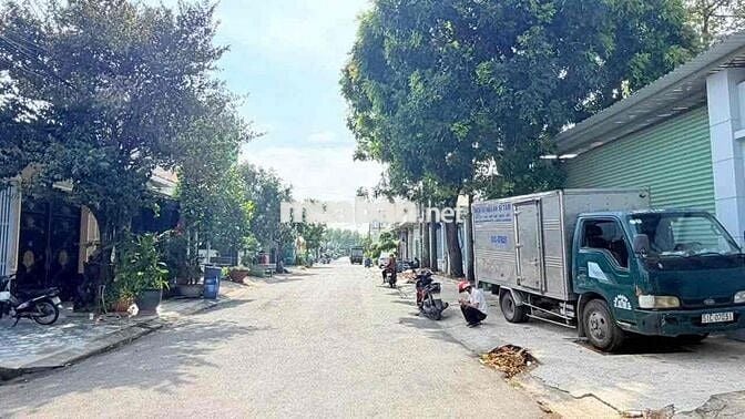 chính chủ cần bán lô đất gần trung tâm y tế bv tp dĩ an