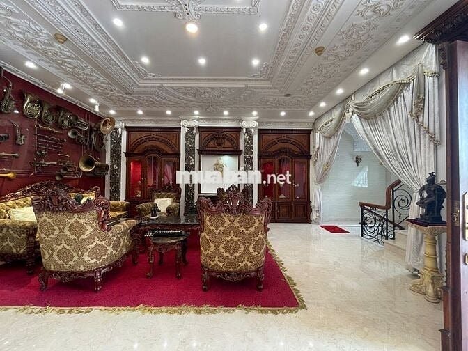 Cần cho thuê nguyên căn 181/4A Đường 3/2 .DT: 4,5 x 18m, 3 lầu .Hẻm 7m