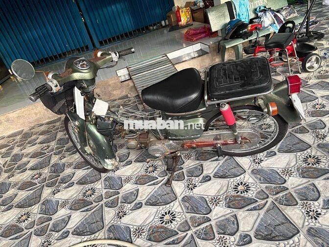 Honda Cub 81 50cc Xanh rêu