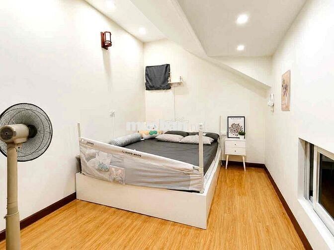 Bán TT Lý Nam Đế, sát phố, tầng thấp, 32/50m, 3 ngủ full nội thất