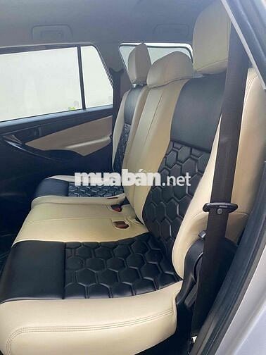Toyota Innova E 2019 Số sàn Bạc