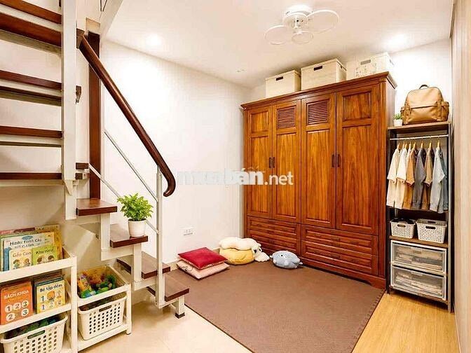 Bán TT Lý Nam Đế, sát phố, tầng thấp, 32/50m, 3 ngủ full nội thất