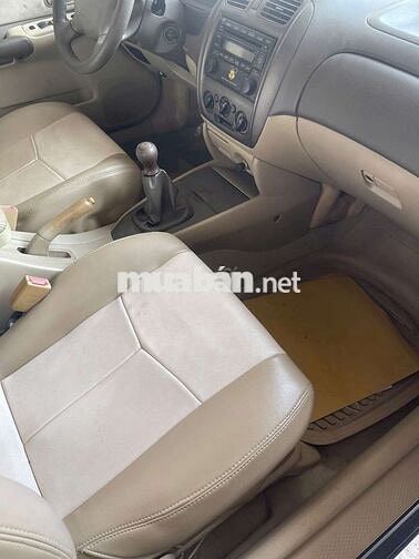 Ford Laser 2004 1.8 MT Số sàn Đen