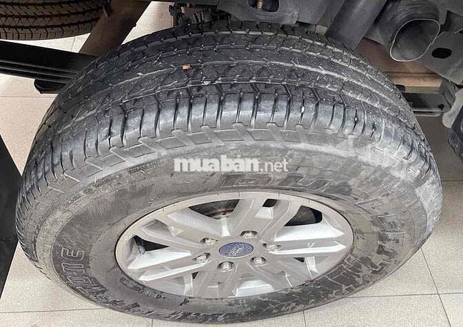 Ford Ranger XLS Số tự động màu Cam 49643.5 km