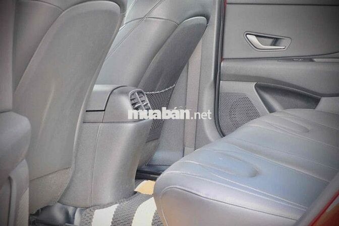 Hyundai Elantra 1.6 Đặc Biệt 2024 Đỏ Cá Nhân