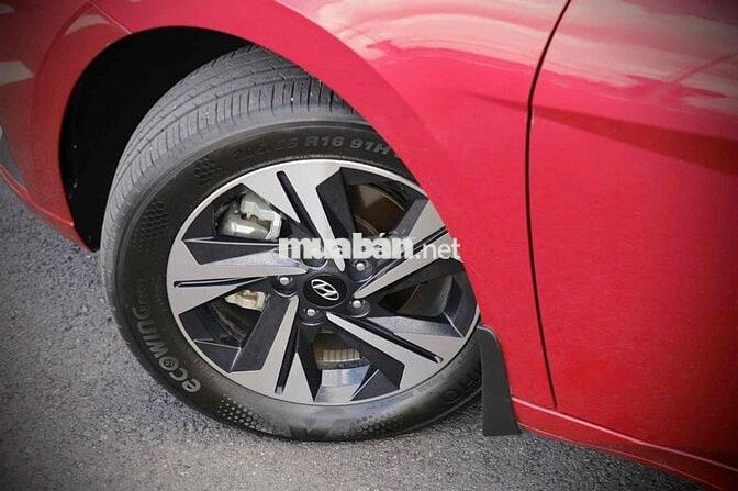 Hyundai Elantra 1.6 Đặc Biệt 2024 Đỏ Cá Nhân