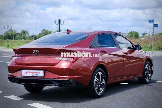 Hyundai Elantra 1.6 Đặc Biệt 2024 Đỏ Cá Nhân