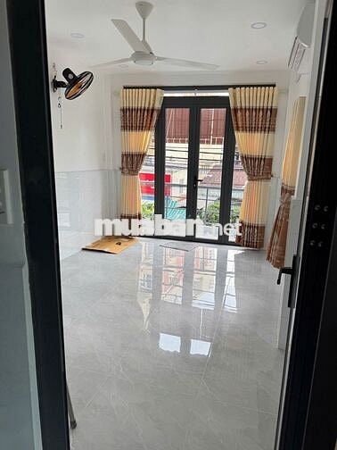 Cho thuê nhà Nguyên Căn Mặt Tiền Đường 100B TÔN ĐẢN Q4 