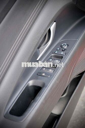 Hyundai Elantra 1.6 Đặc Biệt 2024 Đỏ Cá Nhân