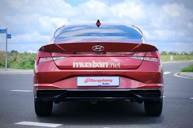 Hyundai Elantra 1.6 Đặc Biệt 2024 Đỏ Cá Nhân