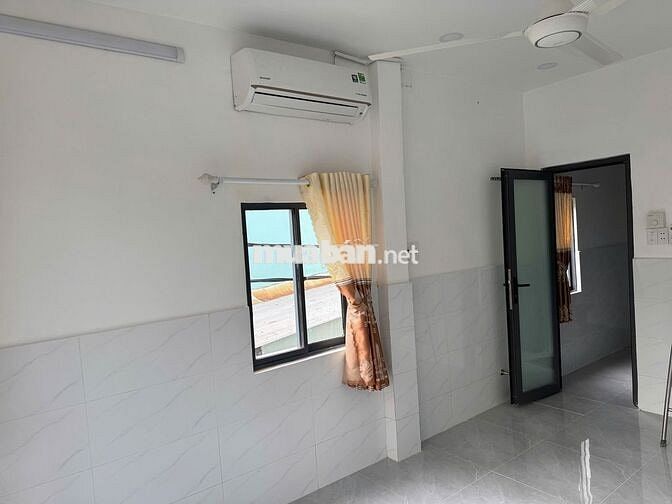 Cho thuê nhà Nguyên Căn Mặt Tiền Đường 100B TÔN ĐẢN Q4 