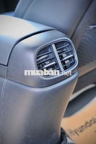 Hyundai Elantra 1.6 Đặc Biệt 2024 Đỏ Cá Nhân