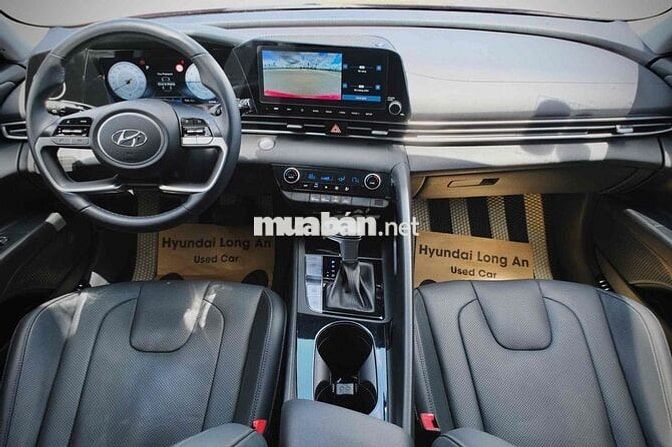 Hyundai Elantra 1.6 Đặc Biệt 2024 Đỏ Cá Nhân