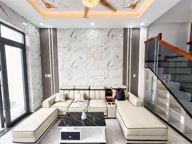 Bán nhà 1 trệt 1 lầu p. Bửu Hoà gần đường chính lớn