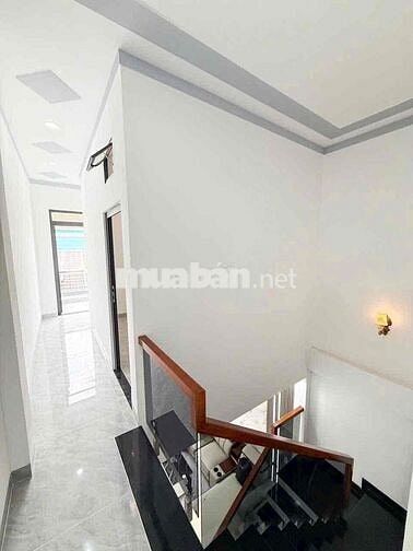 Bán nhà 1 trệt 1 lầu p. Bửu Hoà gần đường chính lớn