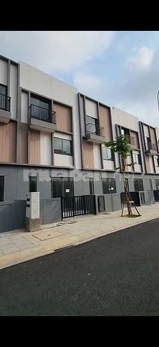 Nhà liền kề ( hỗ trợ xem nhà trực tiếp)
