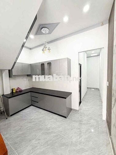 Bán nhà 1 trệt 1 lầu p. Bửu Hoà gần đường chính lớn