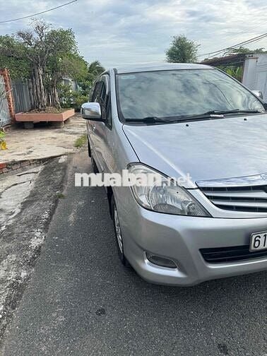 Toyota Innova 2011 Bạc