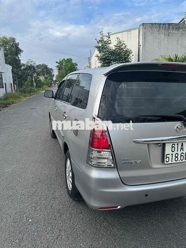 Toyota Innova 2011 Bạc