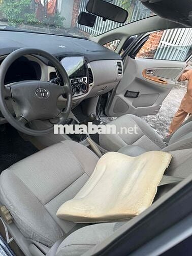 Toyota Innova 2011 Bạc