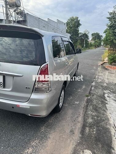 Toyota Innova 2011 Bạc