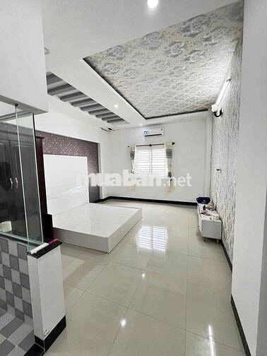 Nhà 2 lầu 4pn có nội thất KDC Hưng pHú 1