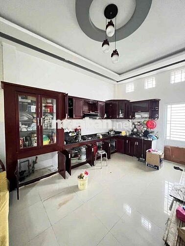 Nhà 2 lầu 4pn có nội thất KDC Hưng pHú 1