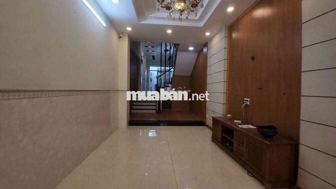 Cần cho thuê nhà PTTN  gần chợ Lạc Quan.DT 4 x28.1 trệt 3Lầu 5PN 5WS .